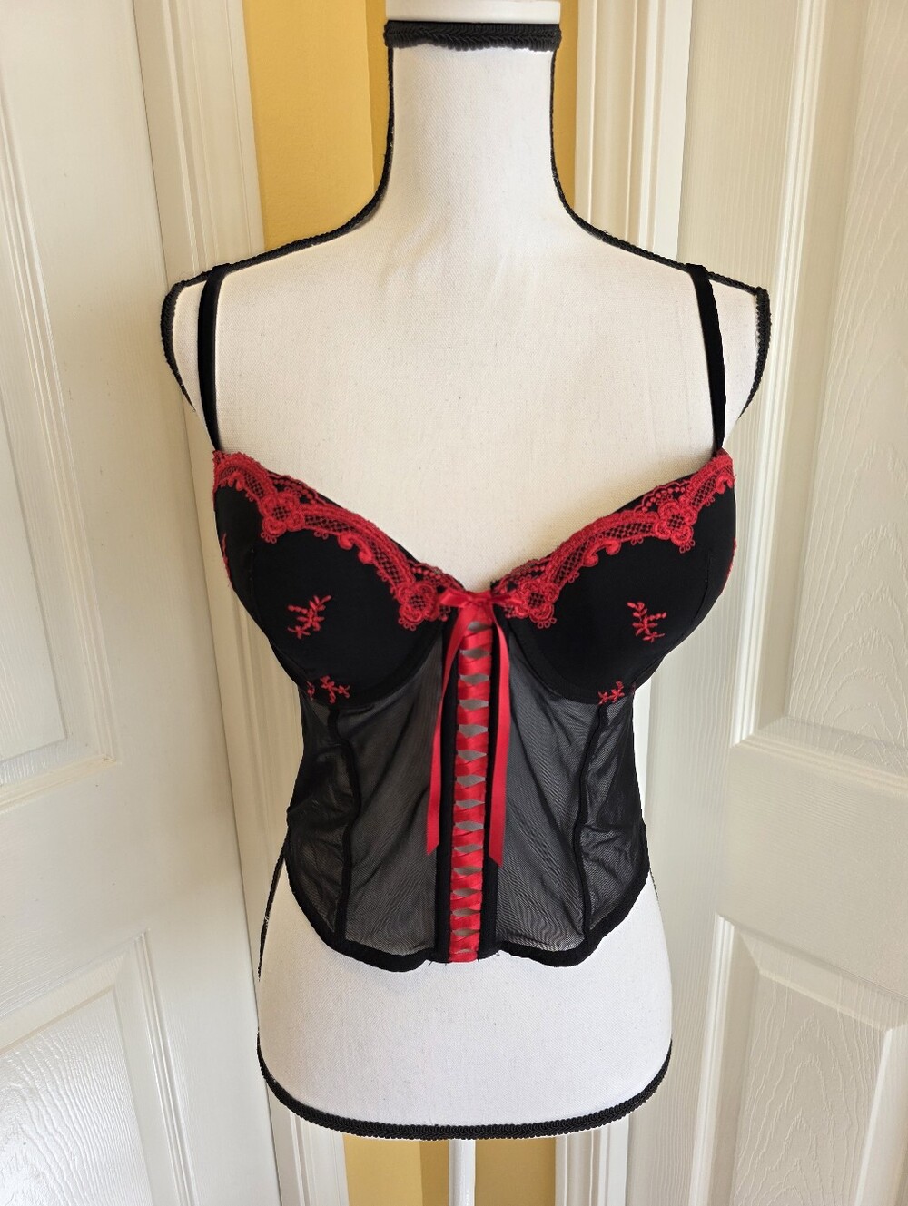 RED BLACK CORSET TOP, SIZE M